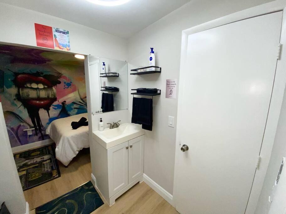 Cozy & Colorful Miami Art Canvas W/Hottub & Murals Экстерьер фото