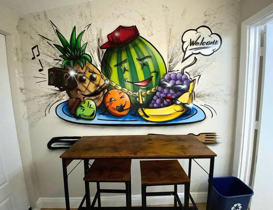 Cozy & Colorful Miami Art Canvas W/Hottub & Murals Экстерьер фото