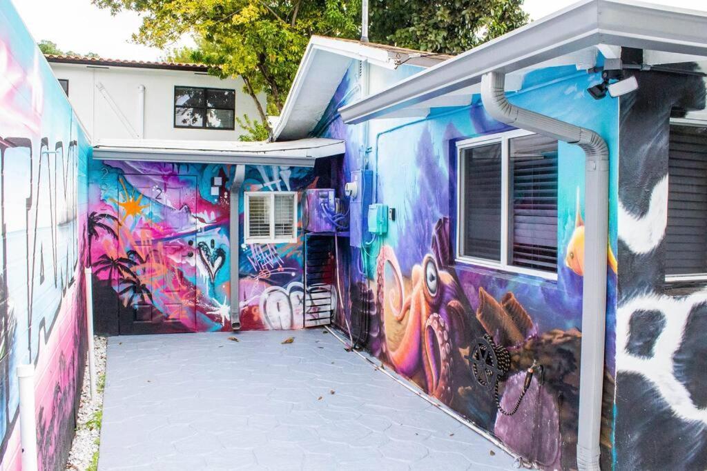 Cozy & Colorful Miami Art Canvas W/Hottub & Murals Экстерьер фото
